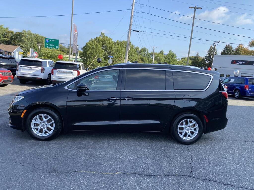used 2021 Chrysler Pacifica car, priced at $27,999