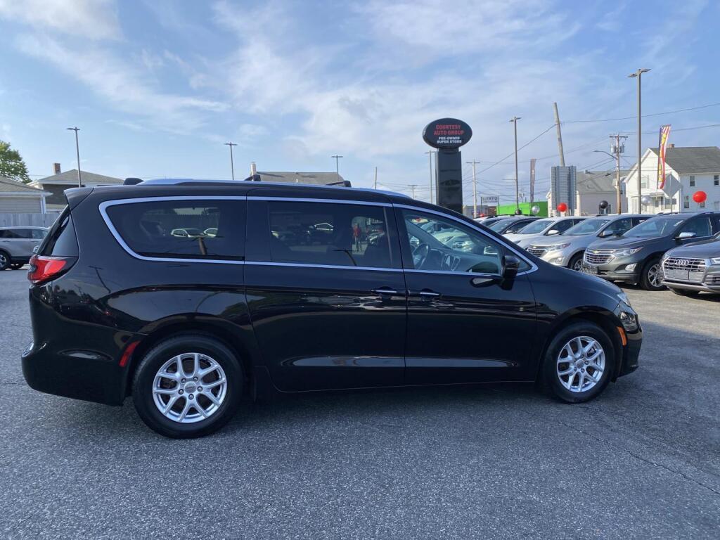 used 2021 Chrysler Pacifica car, priced at $27,999
