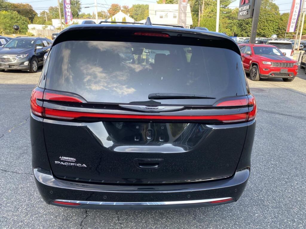 used 2021 Chrysler Pacifica car, priced at $27,999