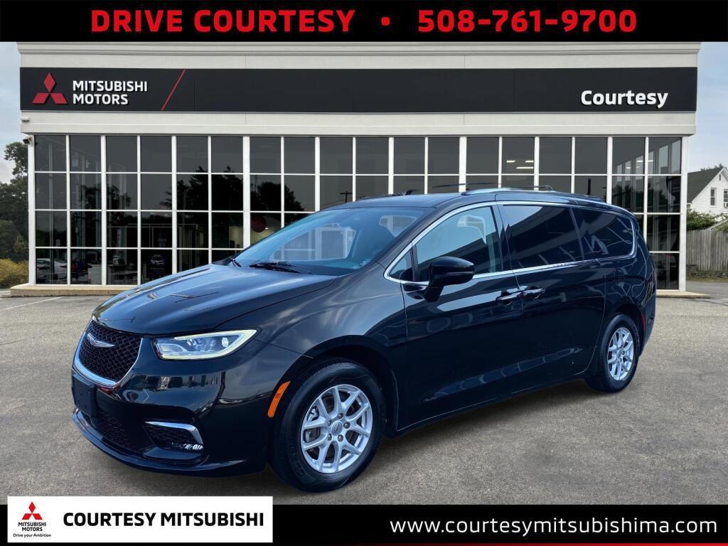used 2021 Chrysler Pacifica car, priced at $27,999