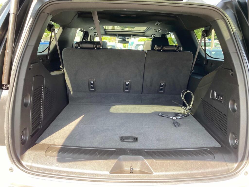 used 2022 GMC Yukon XL car, priced at $37,999