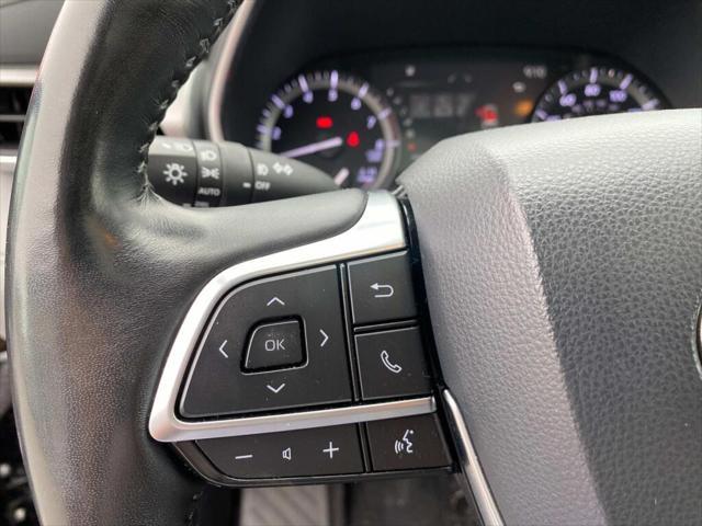 used 2020 Toyota Highlander car, priced at $28,999