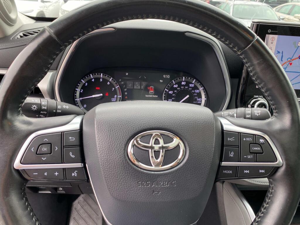 used 2020 Toyota Highlander car, priced at $29,899