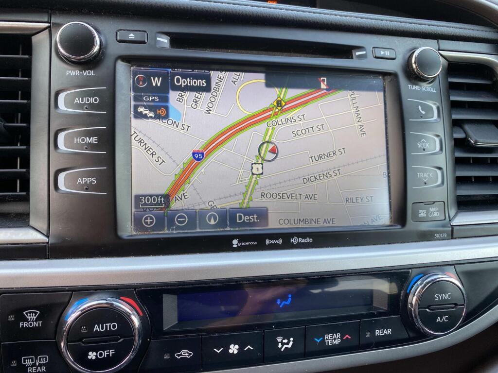 used 2018 Toyota Highlander car, priced at $25,999