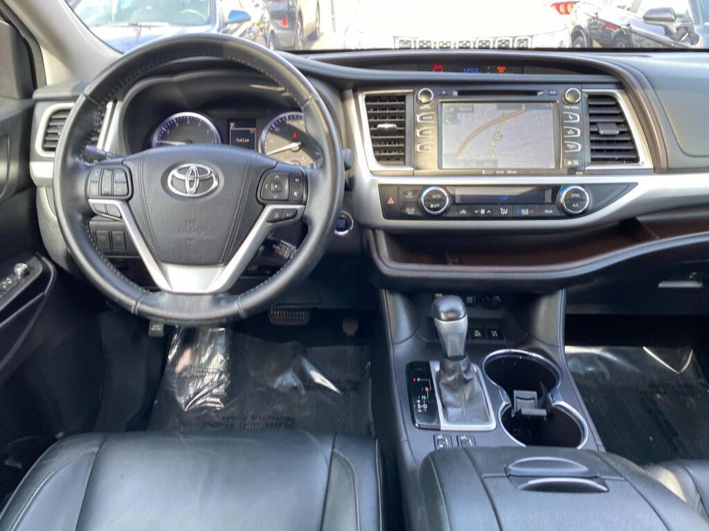 used 2018 Toyota Highlander car, priced at $25,999