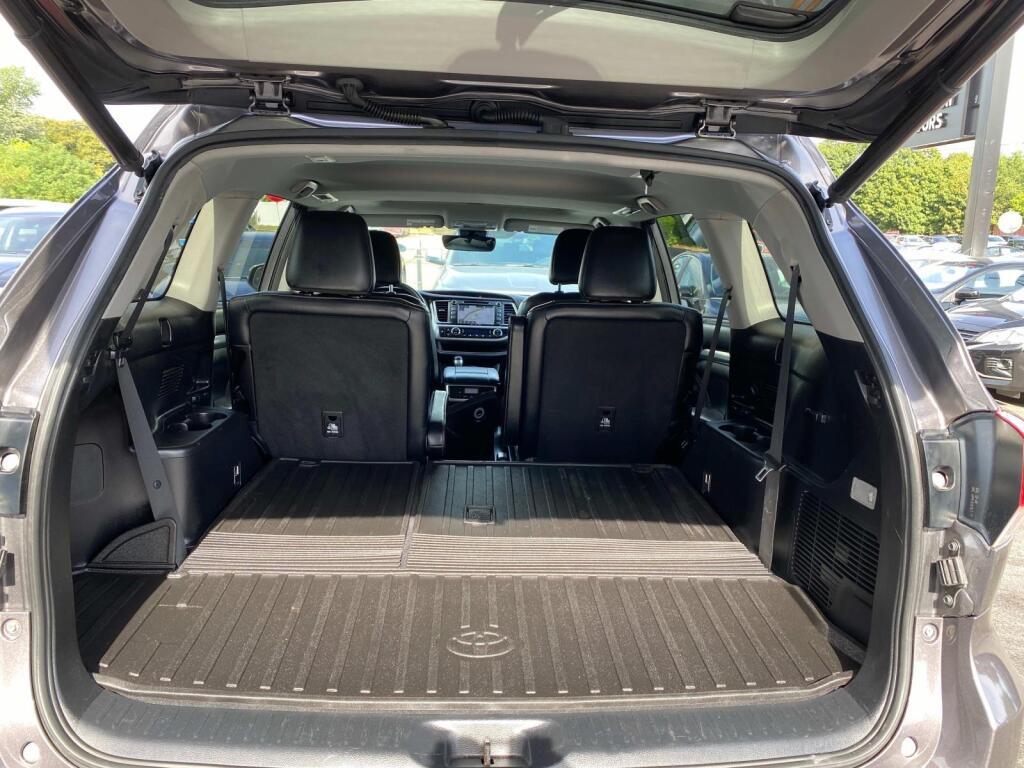used 2018 Toyota Highlander car, priced at $25,999
