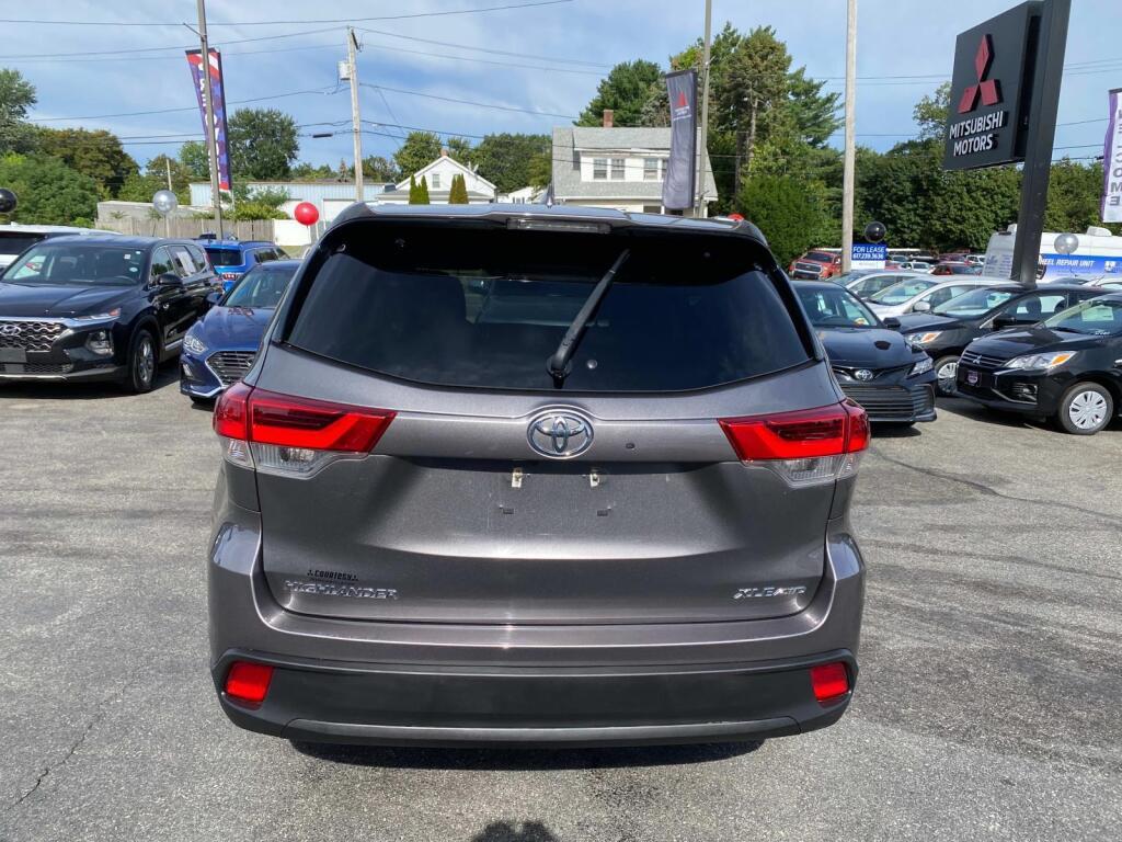 used 2018 Toyota Highlander car, priced at $25,999