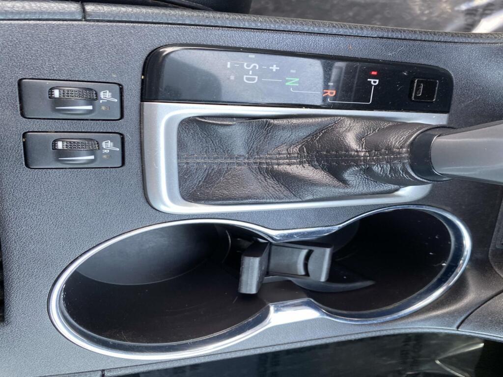 used 2018 Toyota Highlander car, priced at $25,999