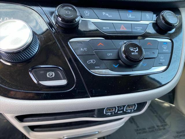 used 2023 Chrysler Pacifica car, priced at $24,999