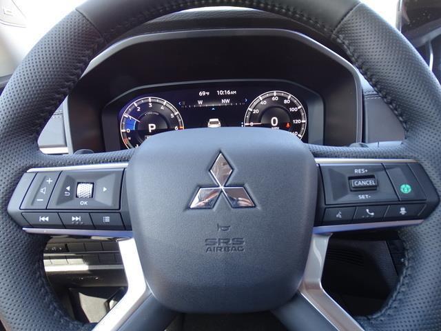 new 2024 Mitsubishi Outlander car, priced at $36,762