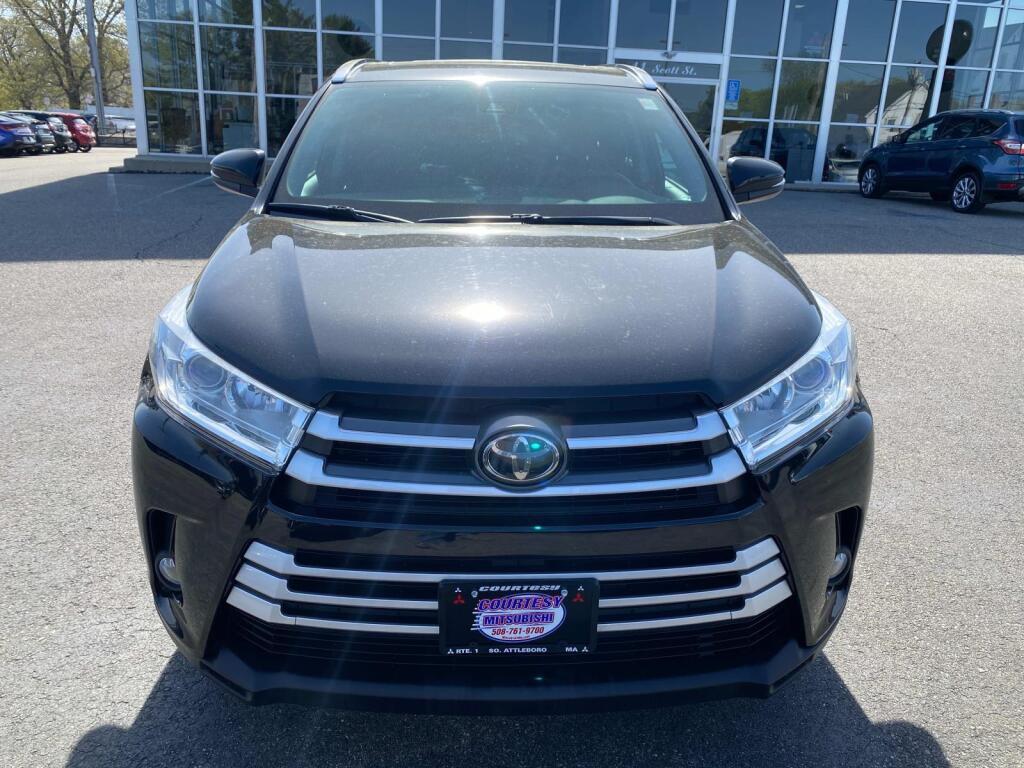 used 2019 Toyota Highlander car, priced at $25,999