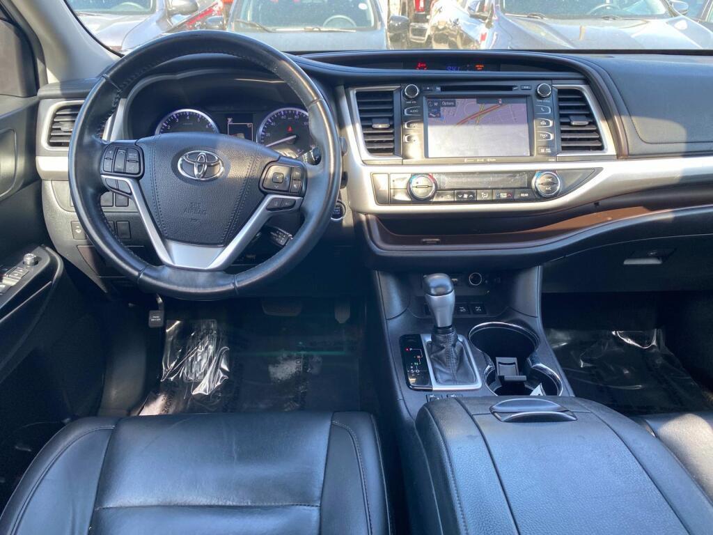 used 2019 Toyota Highlander car, priced at $25,999