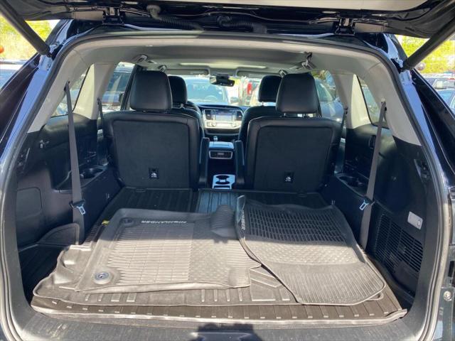 used 2019 Toyota Highlander car, priced at $27,777
