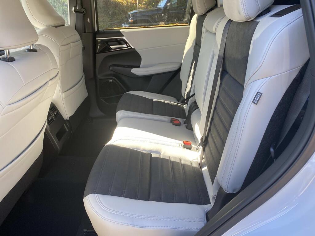 new 2025 Mitsubishi Outlander car, priced at $38,900