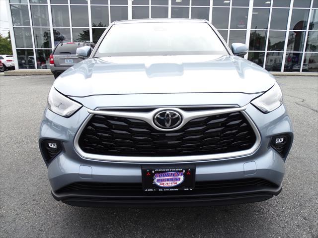 used 2023 Toyota Highlander car