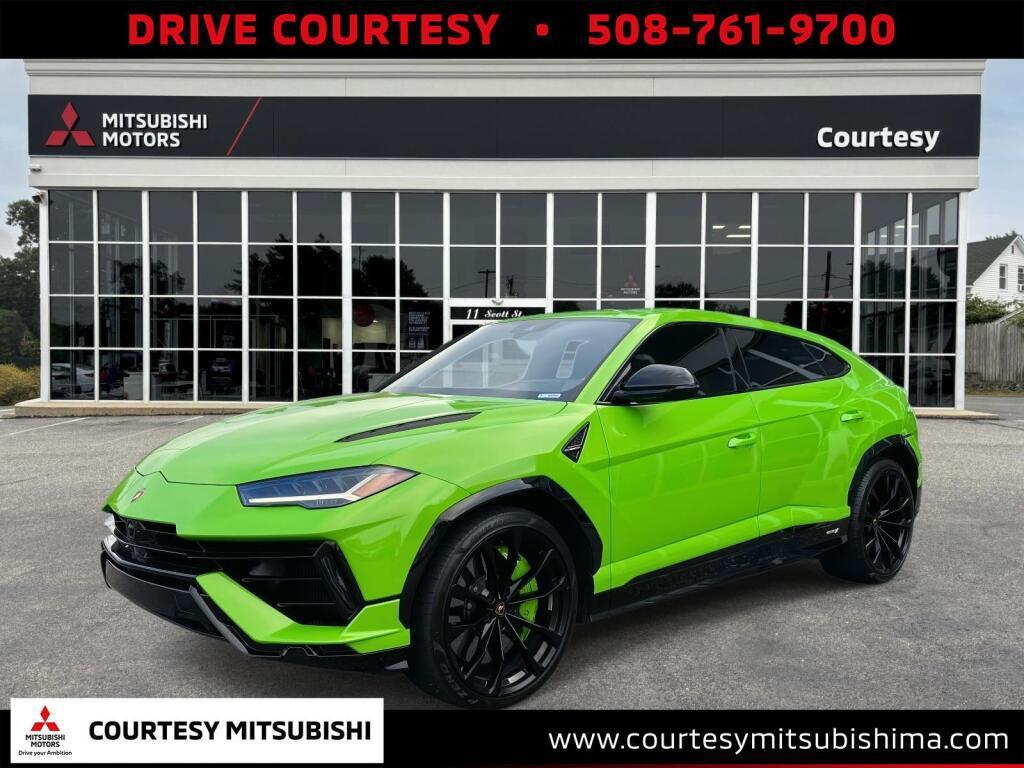 used 2023 Lamborghini Urus car