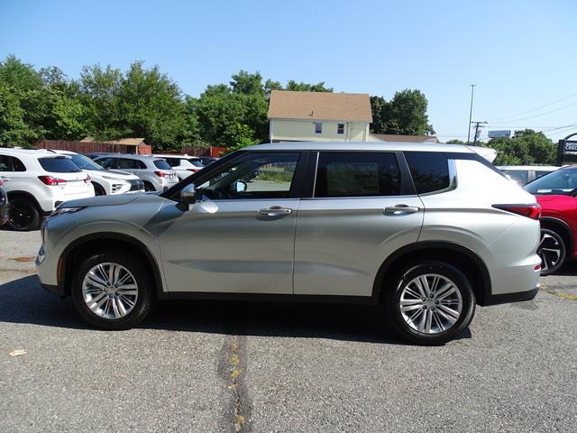 new 2024 Mitsubishi Outlander car, priced at $29,153