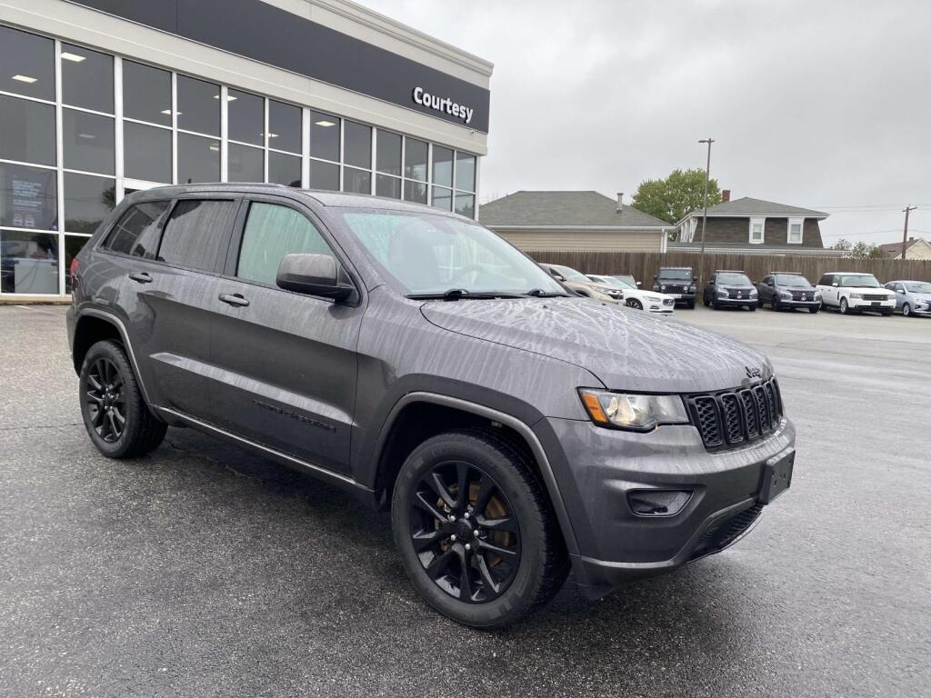 used 2017 Jeep Grand Cherokee car, priced at $18,999
