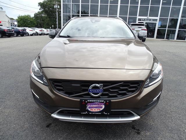 used 2017 Volvo V60 Cross Country car, priced at $14,776