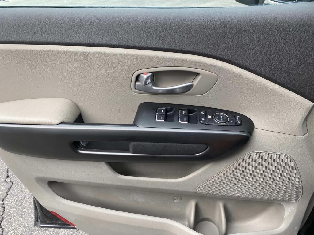 used 2017 Kia Sedona car, priced at $17,999