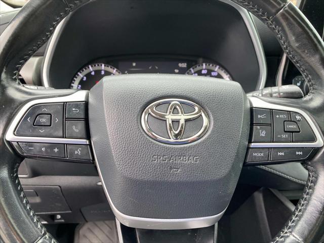 used 2022 Toyota Highlander car, priced at $32,599