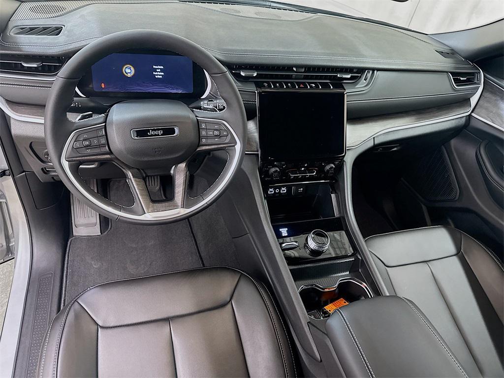 new 2025 Jeep Grand Cherokee L car, priced at $48,000