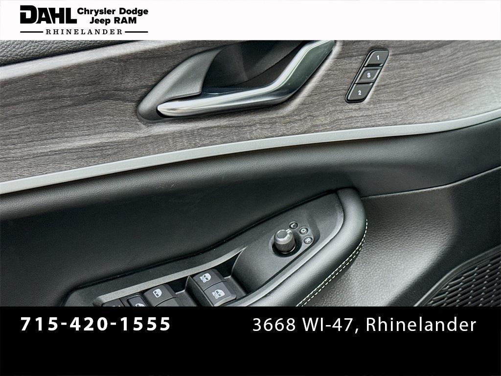 new 2025 Jeep Grand Cherokee L car, priced at $48,561