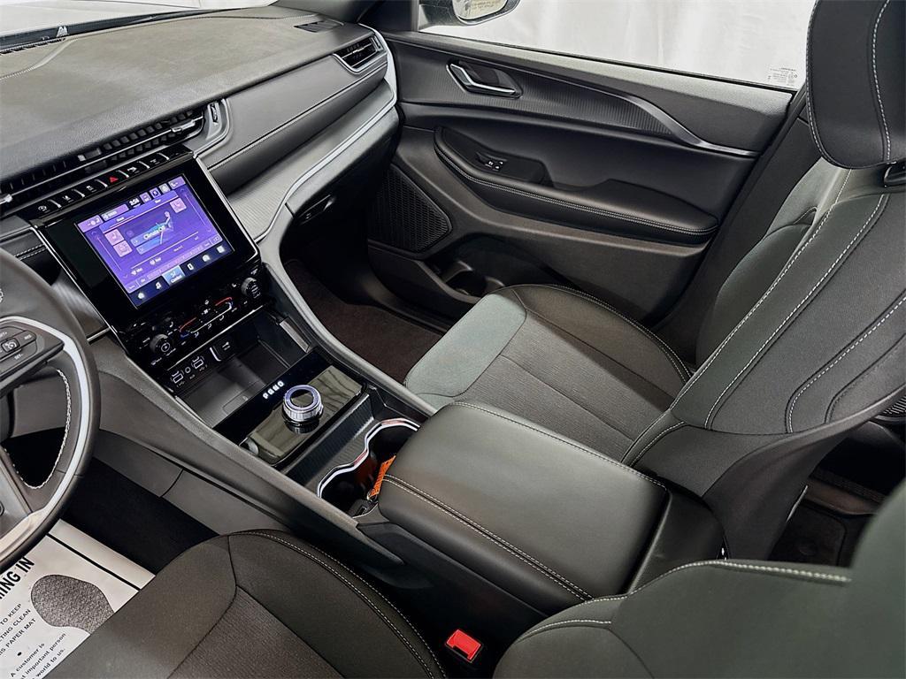 new 2025 Jeep Grand Cherokee L car, priced at $46,086