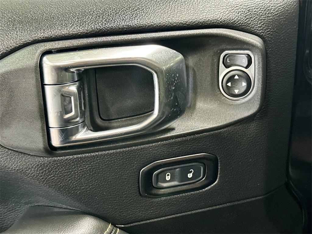 new 2025 Jeep Gladiator car, priced at $49,775