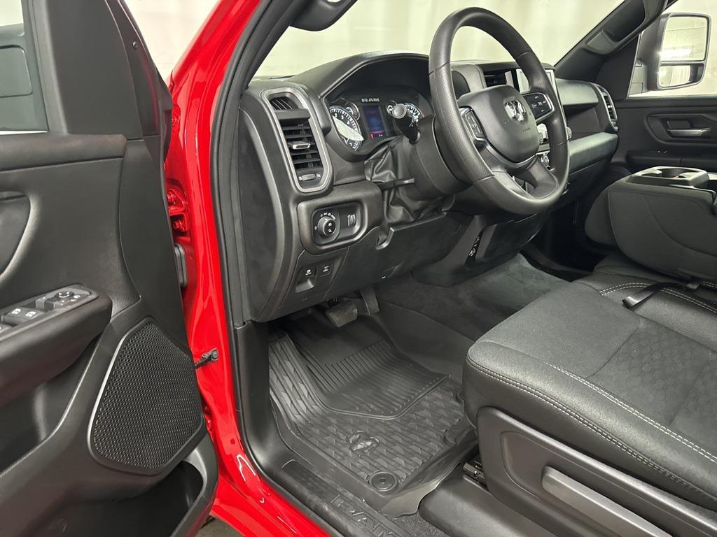 new 2025 Ram 1500 car, priced at $52,326