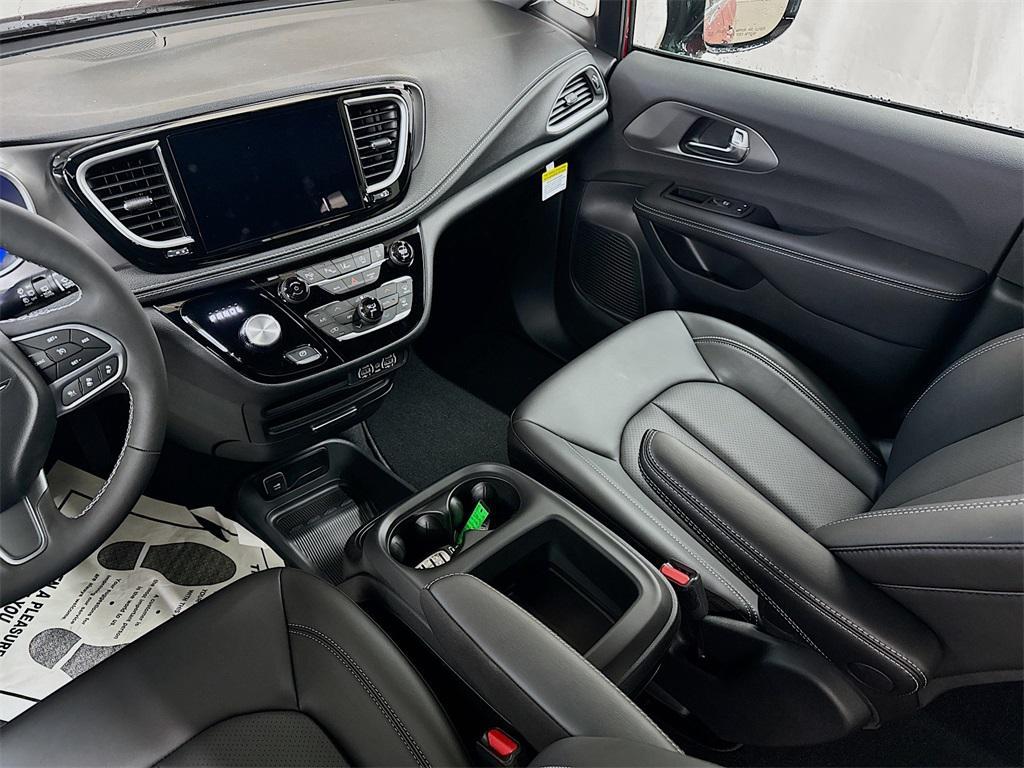 new 2025 Chrysler Pacifica car, priced at $46,900
