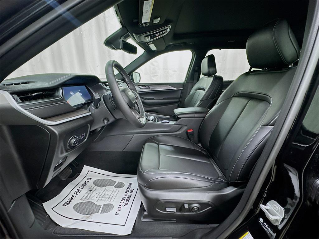 new 2025 Jeep Grand Cherokee L car, priced at $58,134