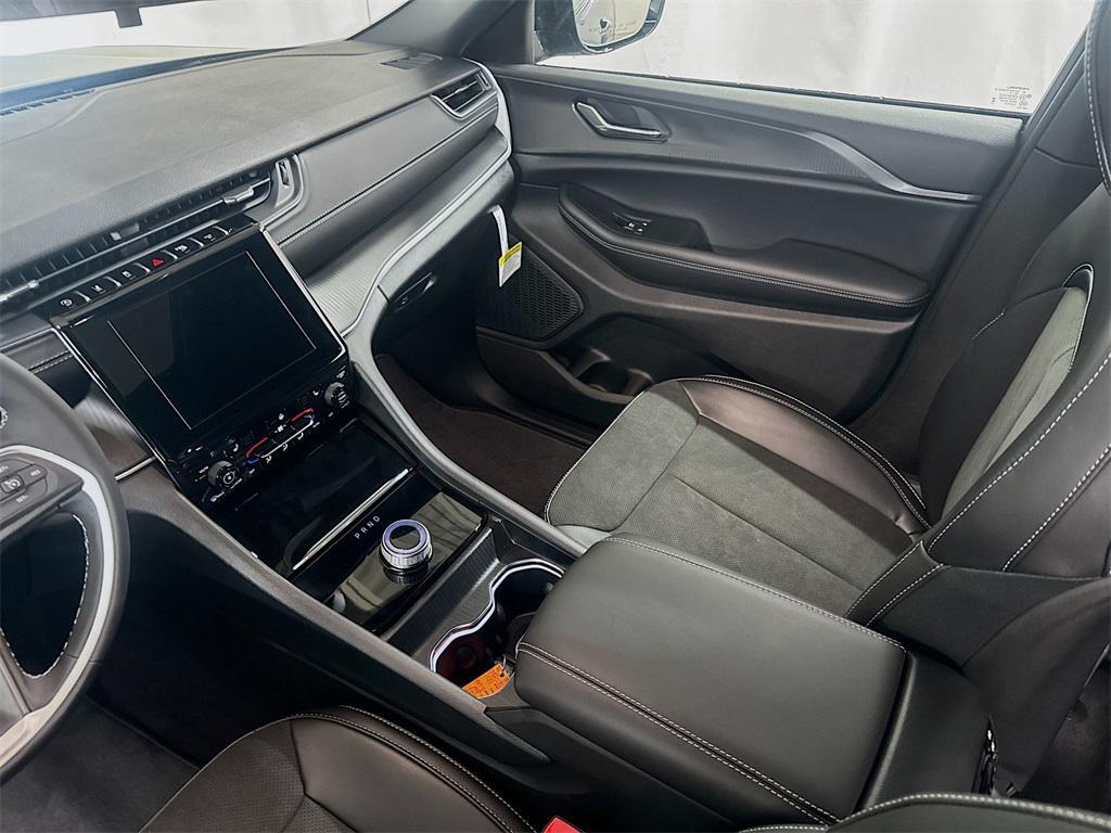 new 2025 Jeep Grand Cherokee L car, priced at $47,938