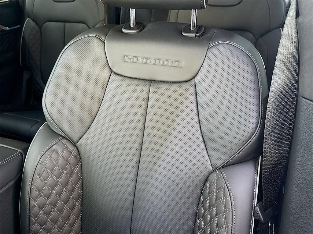 new 2025 Jeep Grand Cherokee L car, priced at $64,900