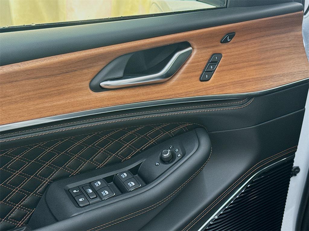 new 2025 Jeep Grand Cherokee L car, priced at $64,900