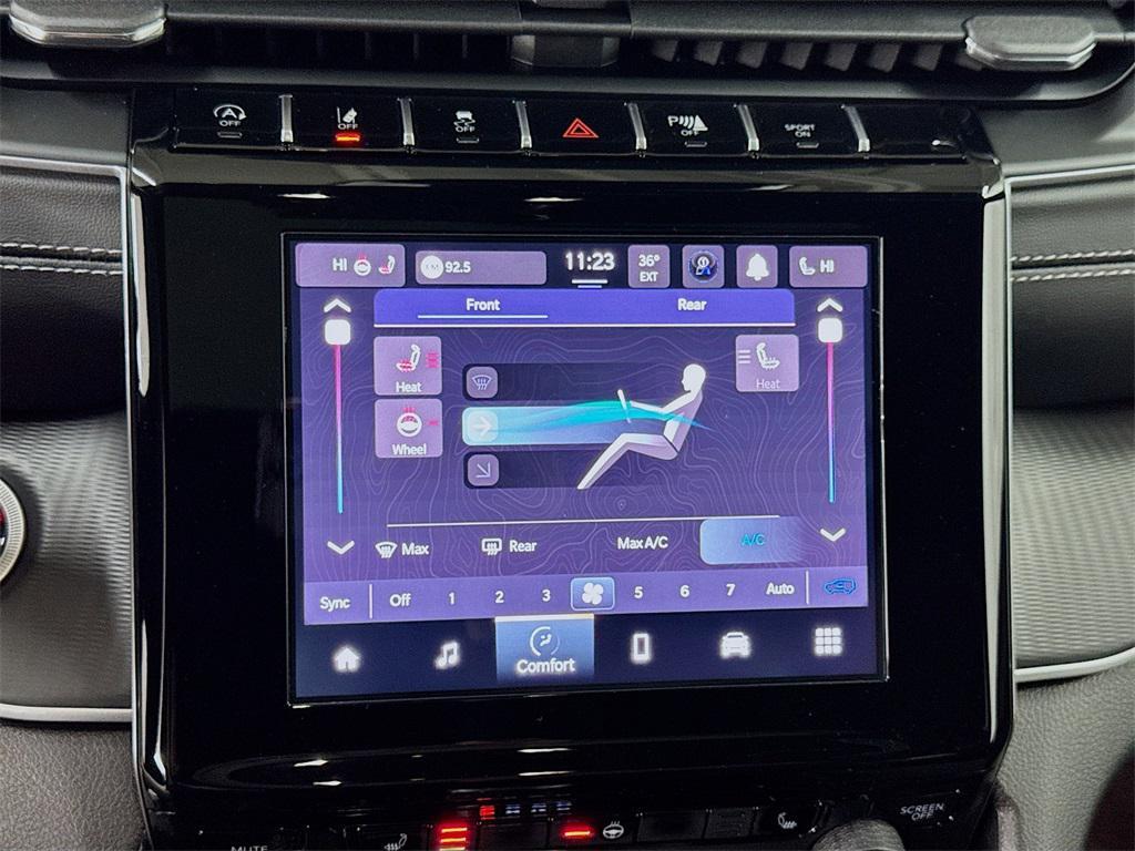 new 2025 Jeep Grand Cherokee L car, priced at $46,086