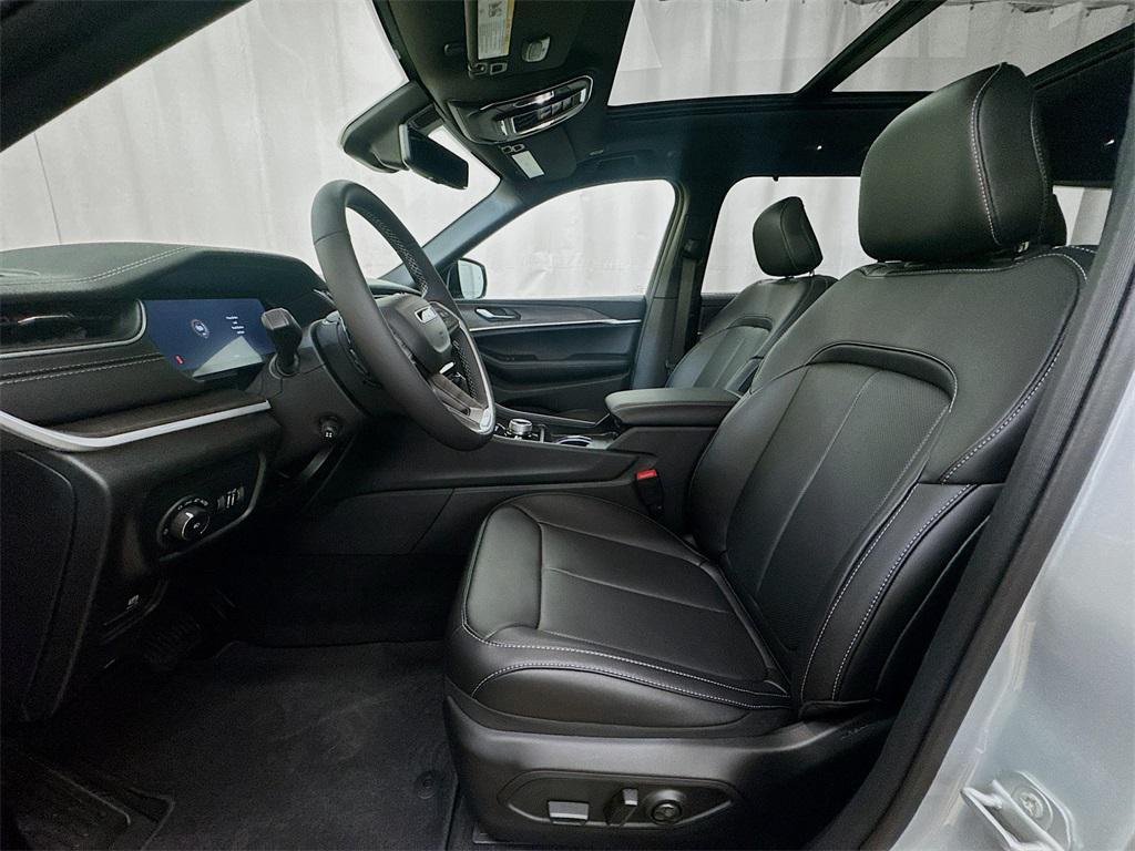 new 2025 Jeep Grand Cherokee L car, priced at $57,900