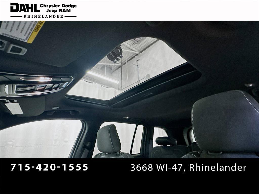 used 2024 Jeep Grand Cherokee car, priced at $35,500