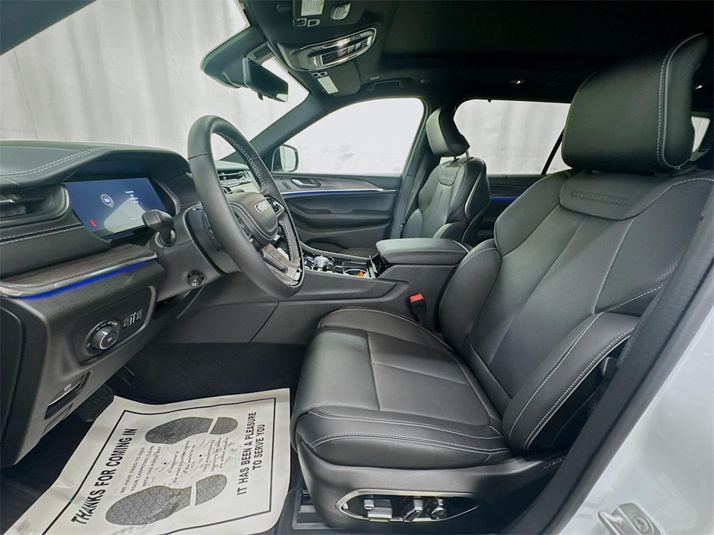 new 2025 Jeep Grand Cherokee L car, priced at $64,900