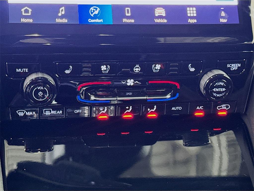 new 2025 Jeep Grand Cherokee L car, priced at $56,900