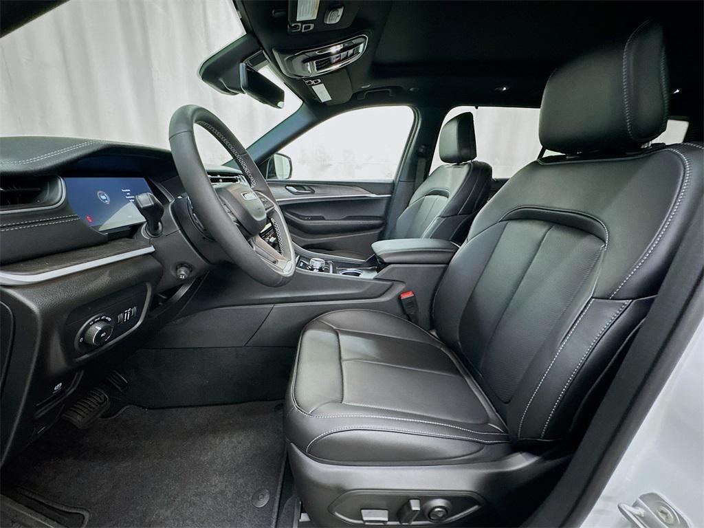 new 2025 Jeep Grand Cherokee L car, priced at $56,900