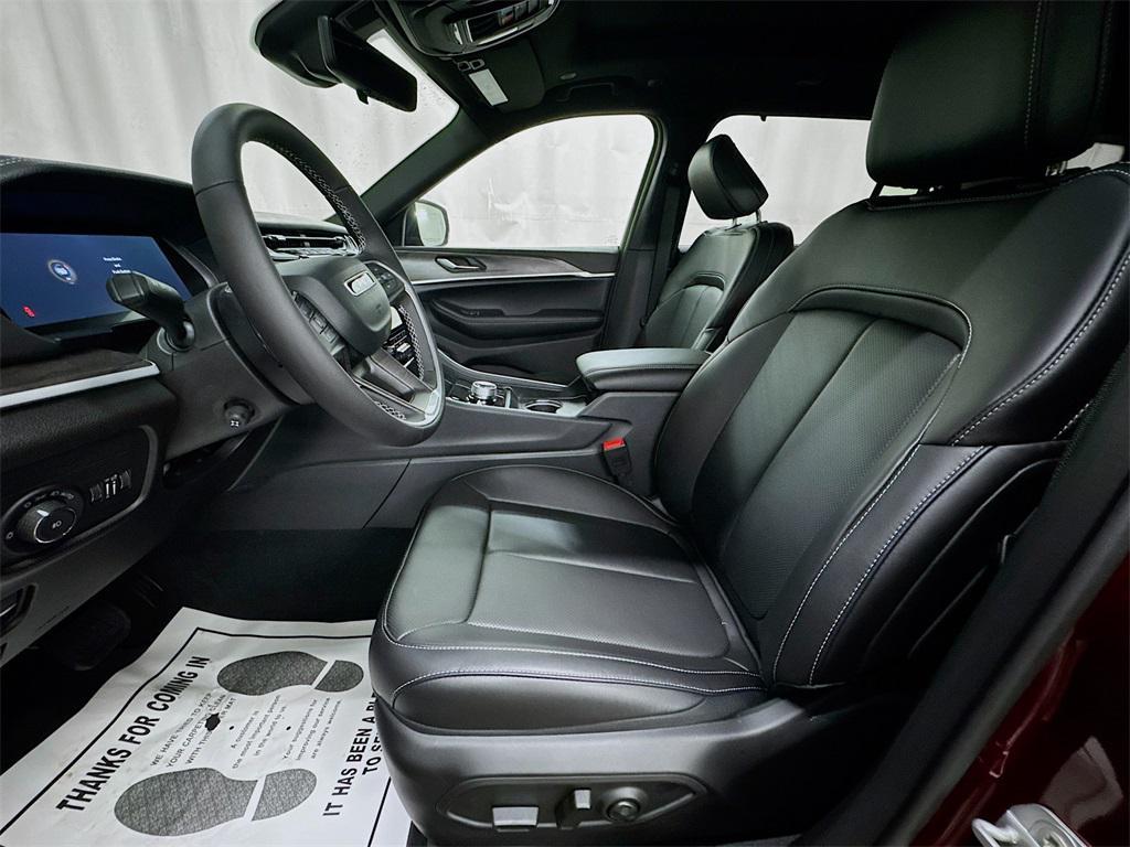 new 2025 Jeep Grand Cherokee L car, priced at $54,083