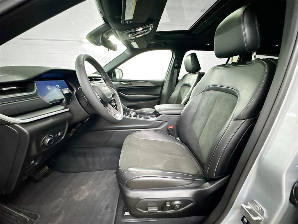 new 2025 Jeep Grand Cherokee L car, priced at $48,614