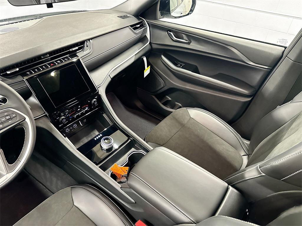 new 2025 Jeep Grand Cherokee L car, priced at $48,614