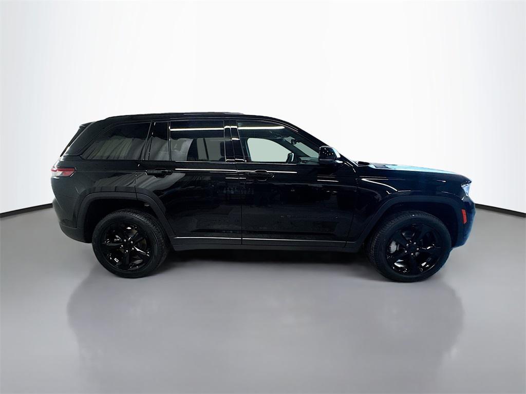new 2025 Jeep Grand Cherokee car, priced at $55,486