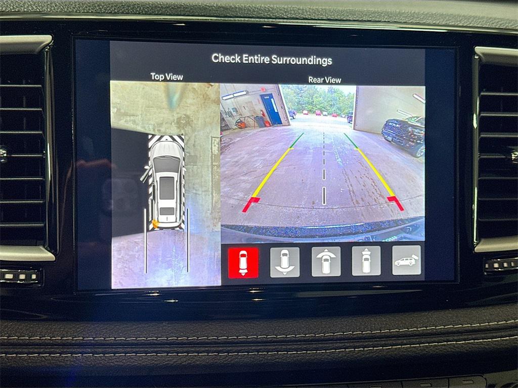 new 2025 Chrysler Pacifica car, priced at $44,256