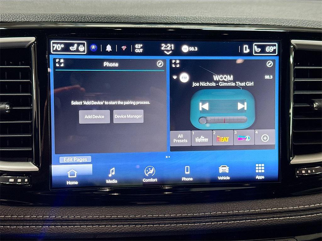 new 2025 Chrysler Pacifica car, priced at $44,256