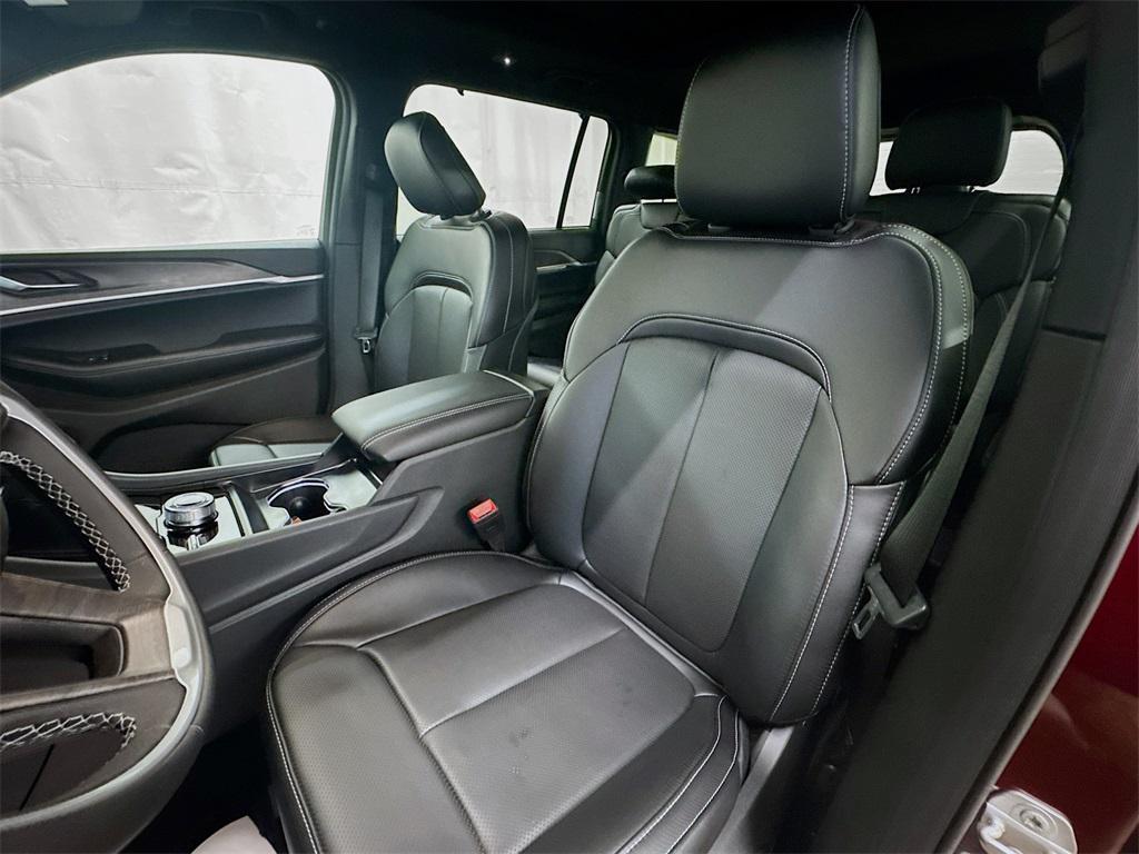 new 2025 Jeep Grand Cherokee L car, priced at $54,900