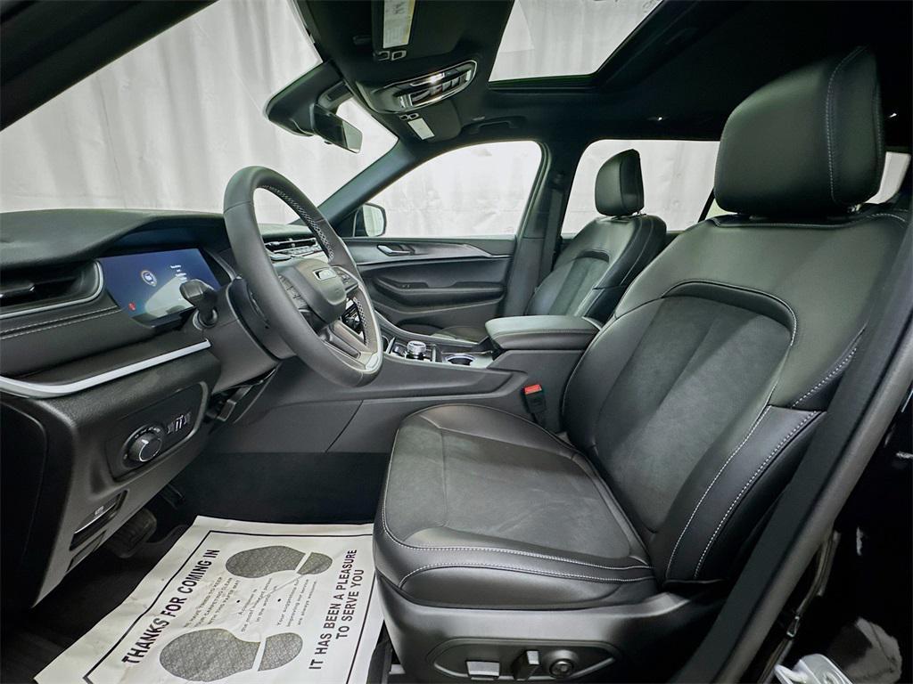 new 2025 Jeep Grand Cherokee L car, priced at $48,500