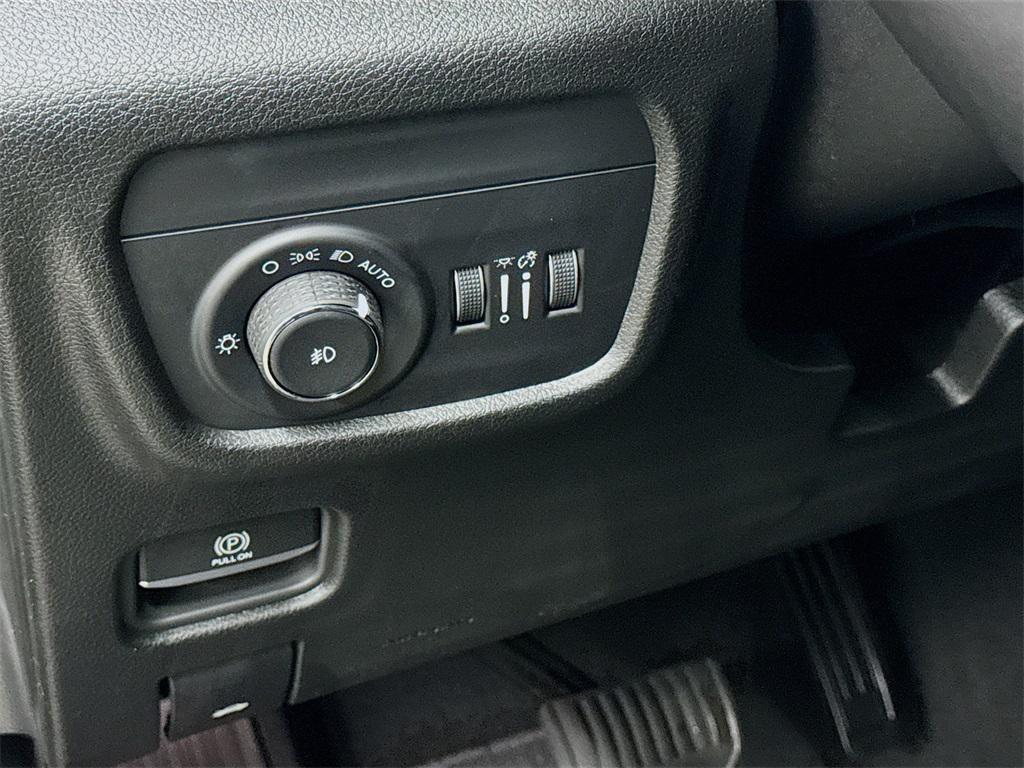 new 2025 Jeep Grand Cherokee L car, priced at $49,097